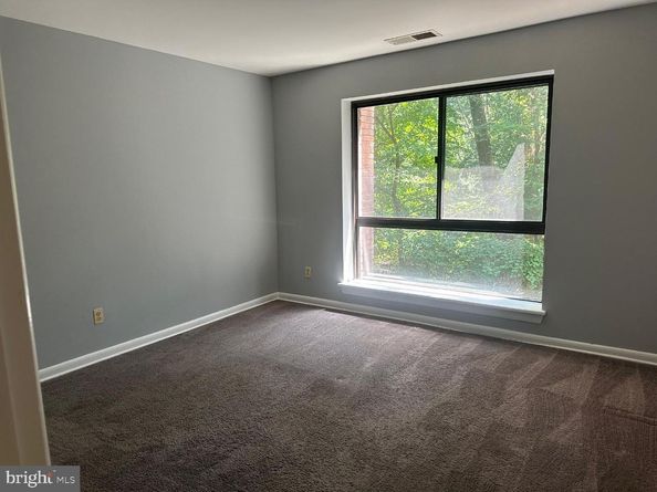 1713 Gainesville Street SE 101, Washington DC 20020