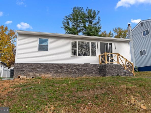 1230 Hall Avenue, Abington PA 19001