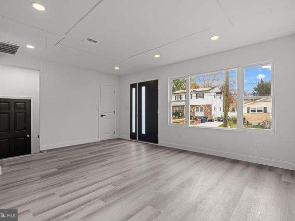 1230 Hall Avenue, Abington PA 19001