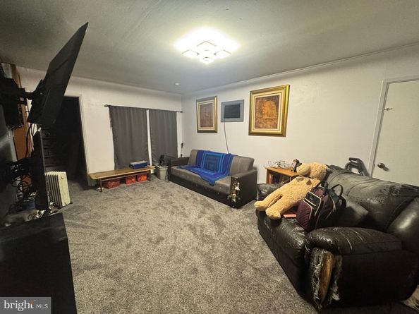 101 Idlewild Road, Levittown PA 19057