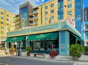 7526 Walnut Hill Lane, Falls Church VA 22042