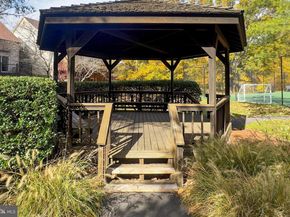 7526 Walnut Hill Lane, Falls Church VA 22042