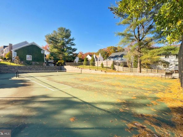 7526 Walnut Hill Lane, Falls Church VA 22042