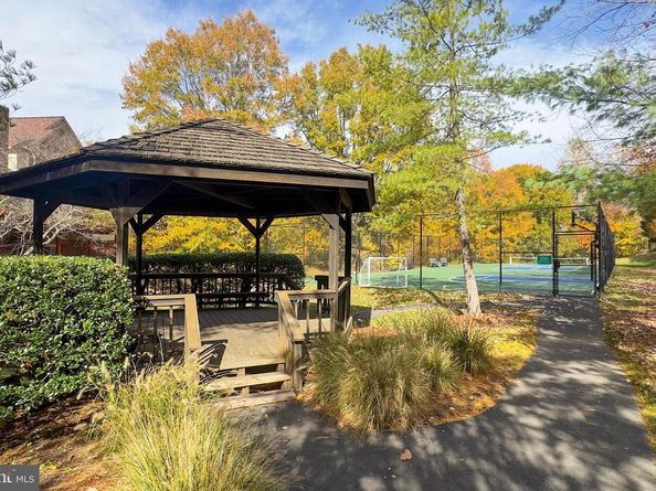 7526 Walnut Hill Lane, Falls Church VA 22042