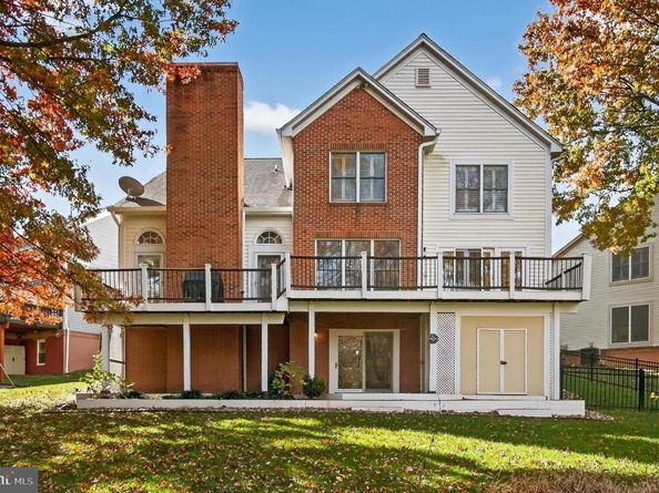 7526 Walnut Hill Lane, Falls Church VA 22042