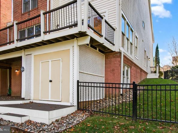 7526 Walnut Hill Lane, Falls Church VA 22042