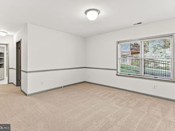 7526 Walnut Hill Lane, Falls Church VA 22042