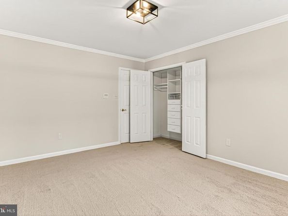 7526 Walnut Hill Lane, Falls Church VA 22042