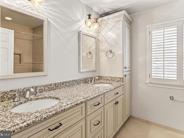 7526 Walnut Hill Lane, Falls Church VA 22042