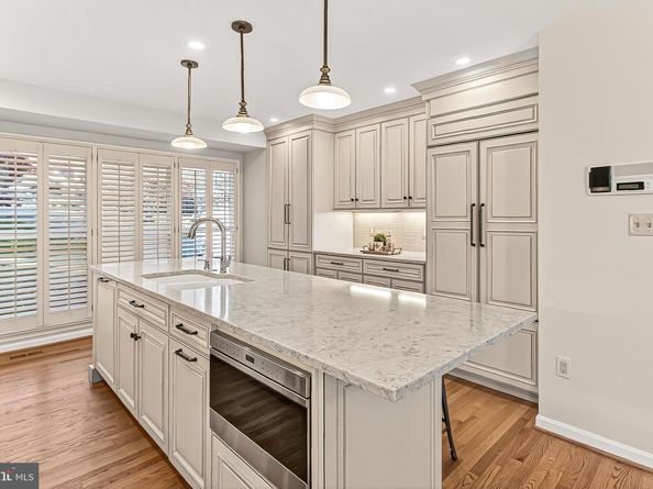 7526 Walnut Hill Lane, Falls Church VA 22042