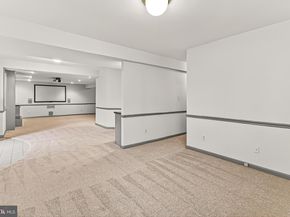 7526 Walnut Hill Lane, Falls Church VA 22042