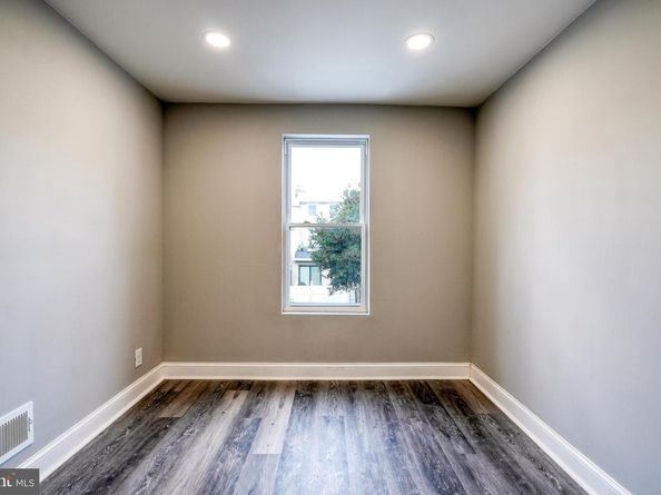 160 East Street, Philadelphia PA 19127