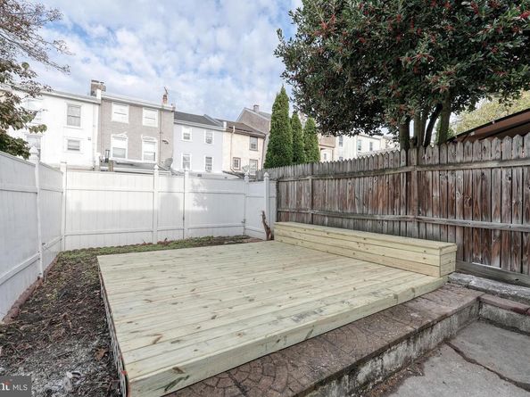 160 East Street, Philadelphia PA 19127