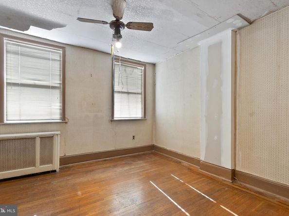 933 Cross Street, Philadelphia PA 19147