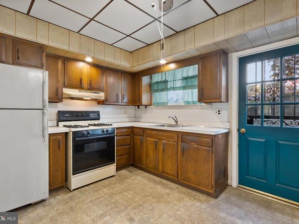 933 Cross Street, Philadelphia PA 19147