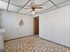 933 Cross Street, Philadelphia PA 19147