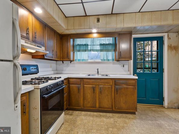 933 Cross Street, Philadelphia PA 19147