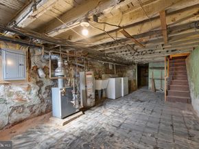 933 Cross Street, Philadelphia PA 19147