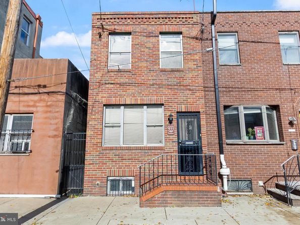 933 Cross Street, Philadelphia PA 19147