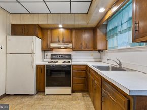 933 Cross Street, Philadelphia PA 19147