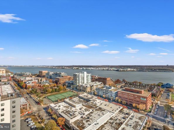 400 Madison Street 304, Alexandria VA 22314