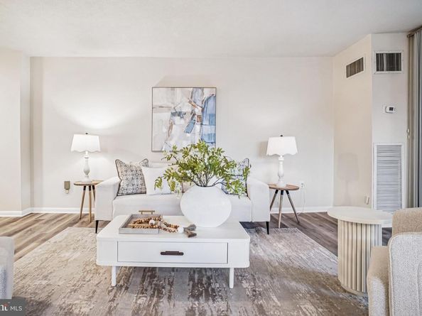 400 Madison Street 304, Alexandria VA 22314