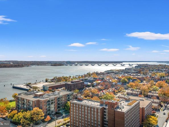 400 Madison Street 304, Alexandria VA 22314