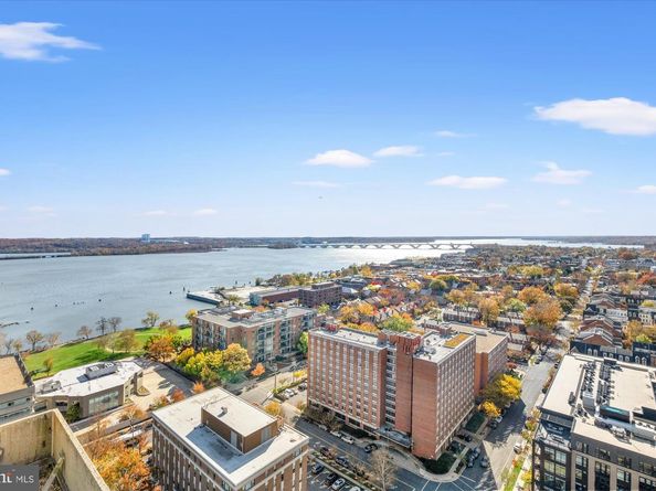 400 Madison Street 304, Alexandria VA 22314