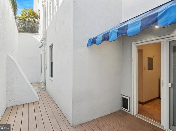 1423 S 8TH Street, Philadelphia PA 19147