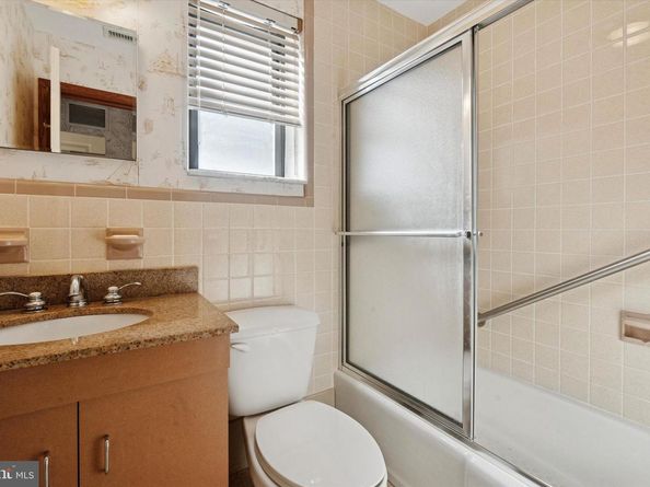 1423 S 8TH Street, Philadelphia PA 19147