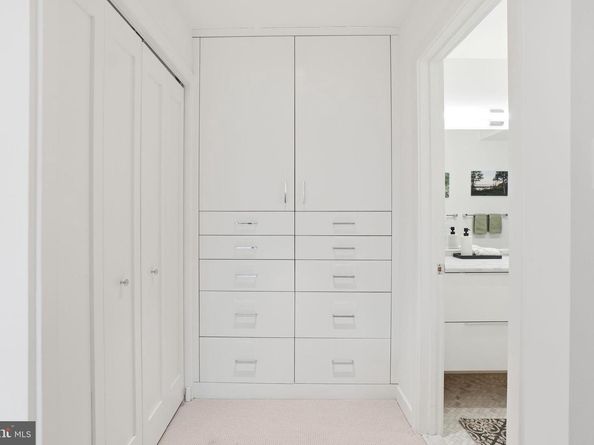 4990 Sentinel Drive 405, Bethesda MD 20816