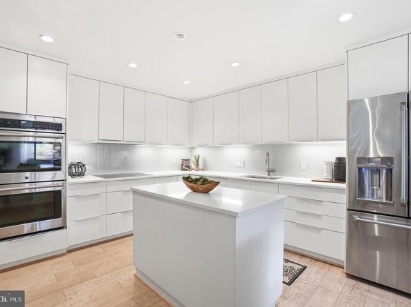 4990 Sentinel Drive 405, Bethesda MD 20816