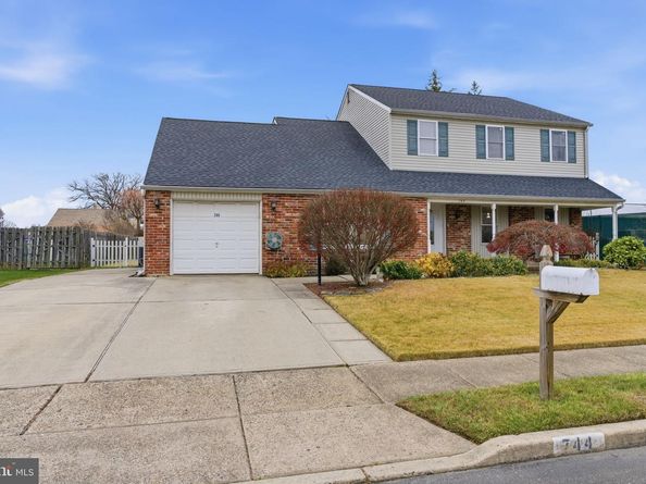 744 Fairbridge Drive, Fairless Hills PA 19030