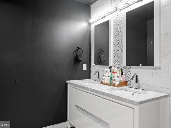 1121 Earl Street, Philadelphia PA 19125