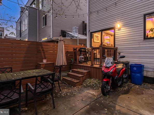 1121 Earl Street, Philadelphia PA 19125