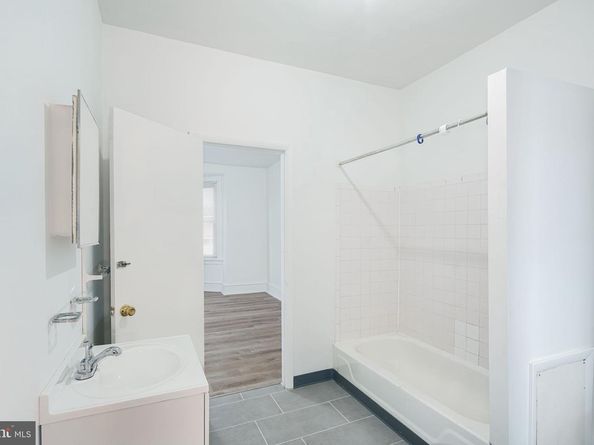 4039 N Broad Street, Philadelphia PA 19140