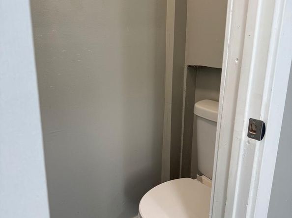 5712 Springfield Avenue, Philadelphia PA 19143