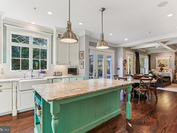 5502 Roosevelt Street, Bethesda MD 20817