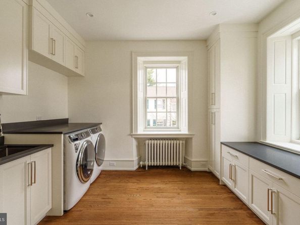 422 W Chestnut Hill Avenue, Philadelphia PA 19118