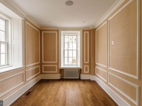 422 W Chestnut Hill Avenue, Philadelphia PA 19118