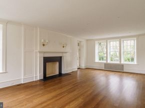 422 W Chestnut Hill Avenue, Philadelphia PA 19118