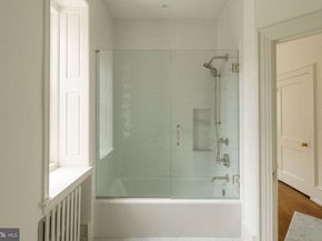 422 W Chestnut Hill Avenue, Philadelphia PA 19118