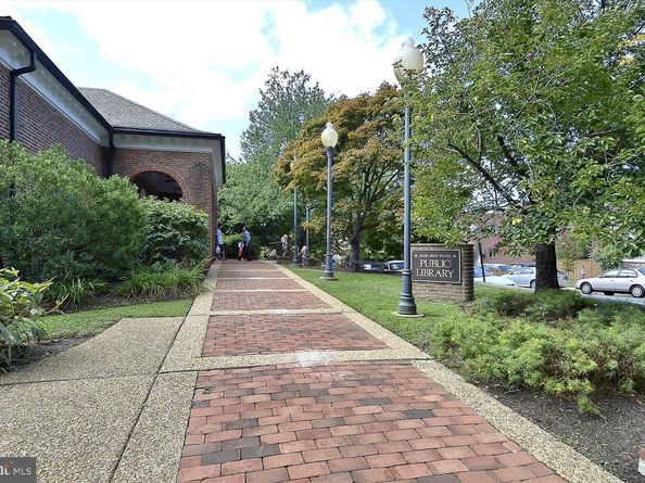 7592 Lakeside Village Drive, Falls Church VA 22042