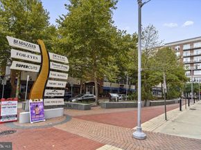 7592 Lakeside Village Drive, Falls Church VA 22042