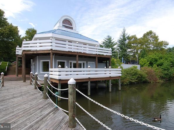 7592 Lakeside Village Drive, Falls Church VA 22042