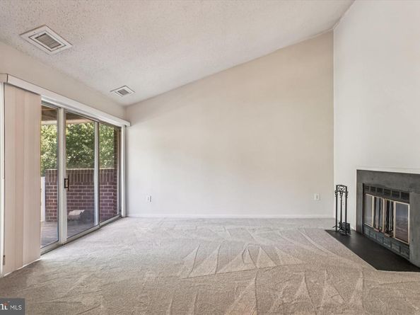 7592 Lakeside Village Drive, Falls Church VA 22042