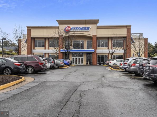 7592 Lakeside Village Drive, Falls Church VA 22042