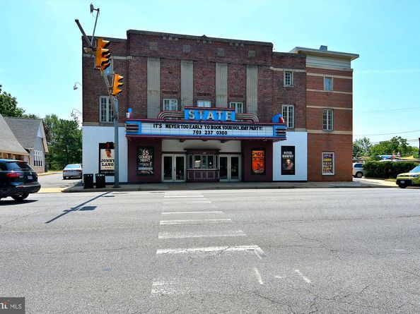 7592 Lakeside Village Drive, Falls Church VA 22042