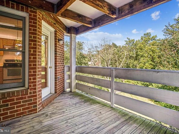 7592 Lakeside Village Drive, Falls Church VA 22042