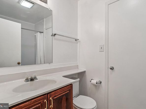 7592 Lakeside Village Drive, Falls Church VA 22042